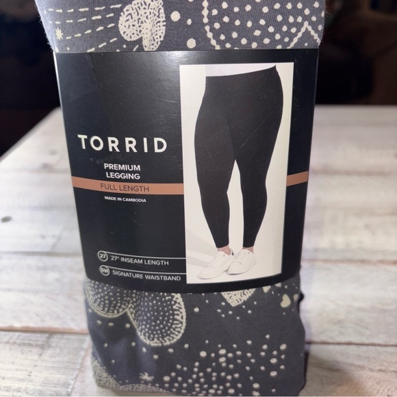 Torrid  Full Length Signature Waist Premium Love Heart  Periscope Leggings 4X - Picture 12 of 16